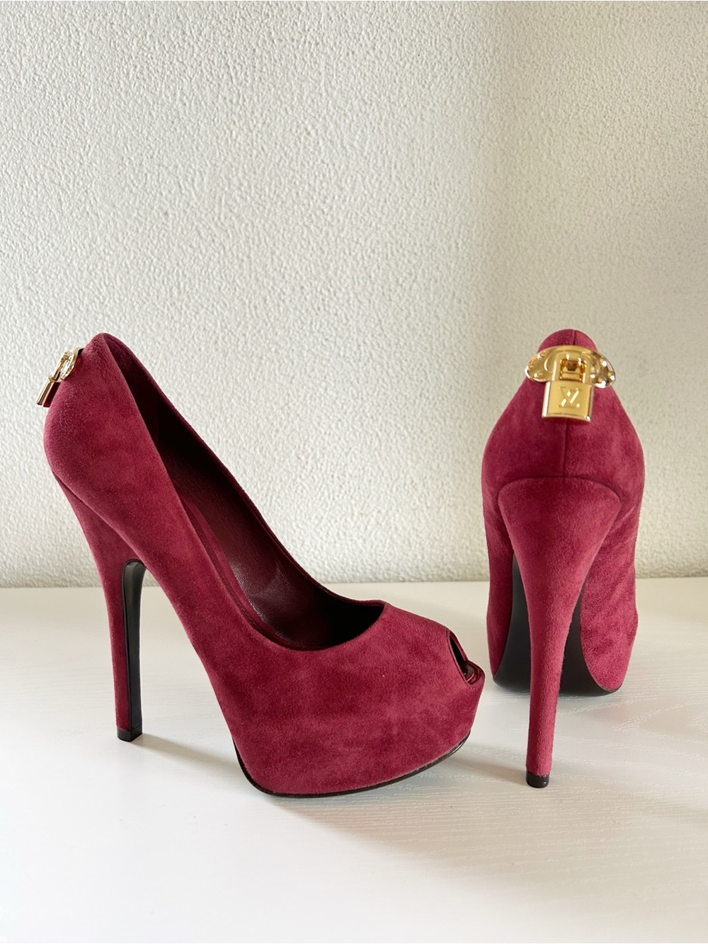 Louis Vuitton Oh Really Padlock Peep-Toe Platform Pumps Wine Suede EU36.5 US6.5